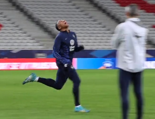 Mbappe bấn loạn đến khó tin - Bóng Đá