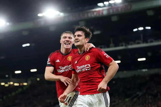 Harry Maguire told upturn in form could see him stay at Man United - Bóng Đá