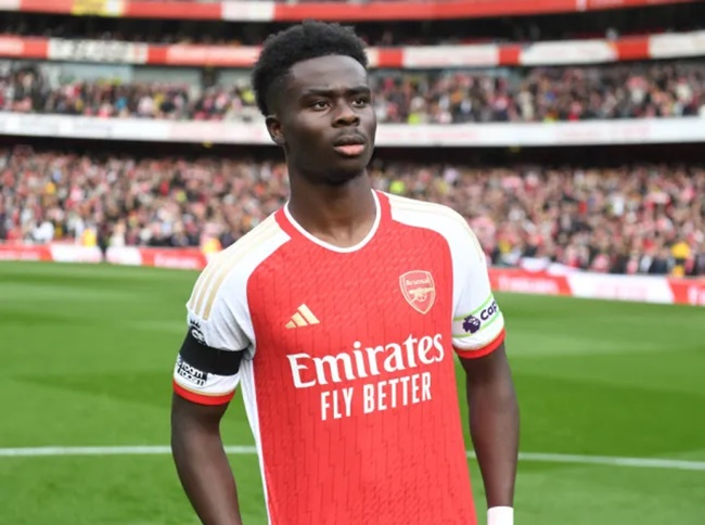 Mikel Arteta reveals why Bukayo Saka was switched to left-wing - Bóng Đá