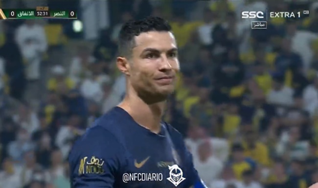 Ronaldo đáp trả cực gắt khi bị chế giễu - Bóng Đá