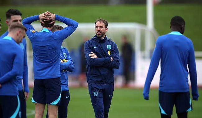 Two England stars PULL OUT of Gareth Southgate's squad as injury crisis deepens - Bóng Đá