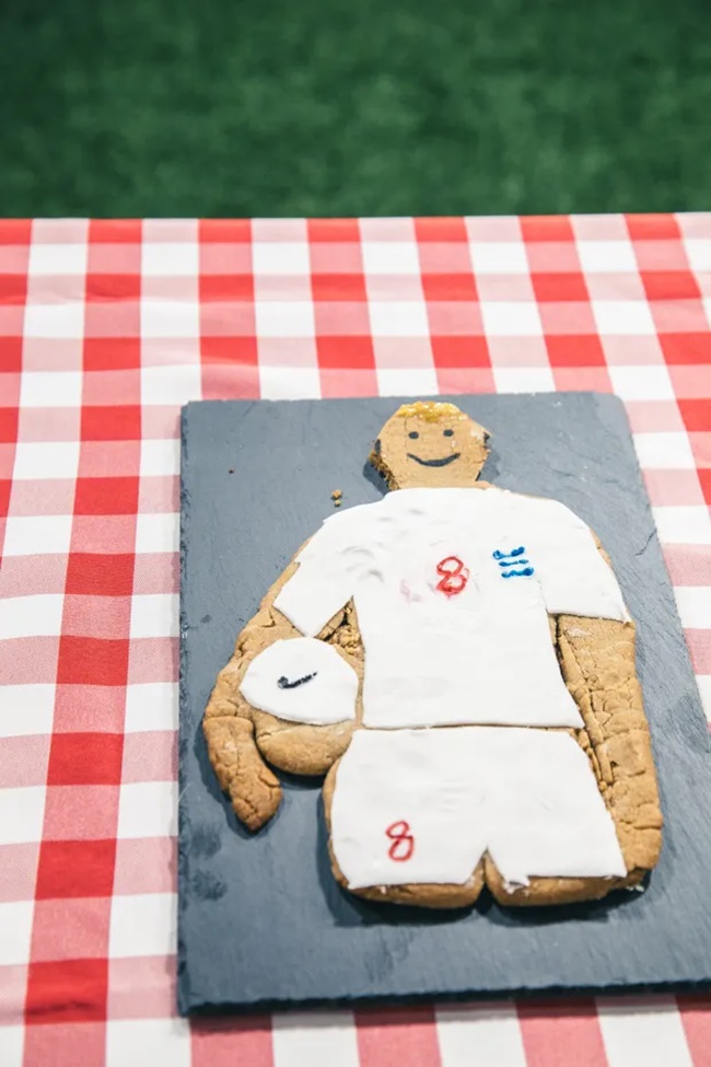 England's footballers do their own Great British Bake Off - Bóng Đá