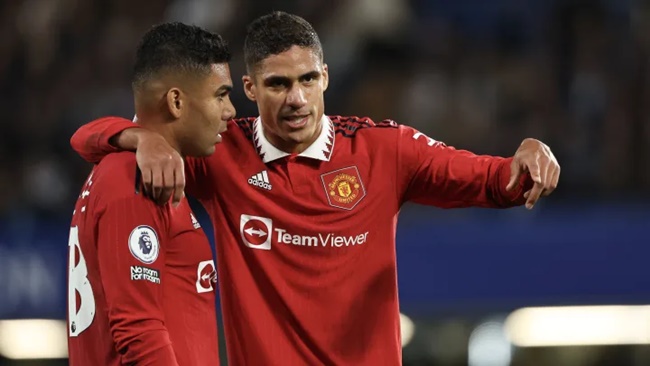 Varane và Casemiro đến Man Utd từ Real.