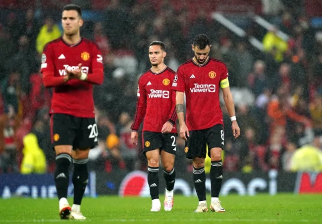 The eight Man Utd players that top pundits Neville, Keane, Carragher and Wright all agree must be ditched - Bóng Đá