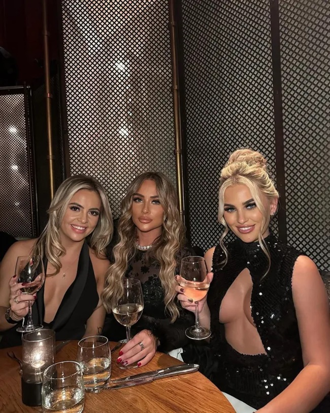 Glam footballer Gabby Howell stuns in see-through outfit as fans say ’24 never looked so good’ - Bóng Đá