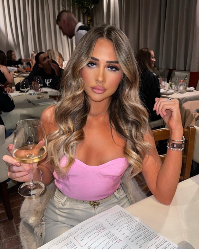 Glam footballer Gabby Howell stuns in see-through outfit as fans say ’24 never looked so good’ - Bóng Đá