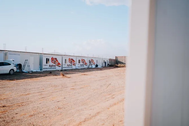 Bukayo Saka helps build a container village for hundreds of earthquake victims in Morocco - Bóng Đá