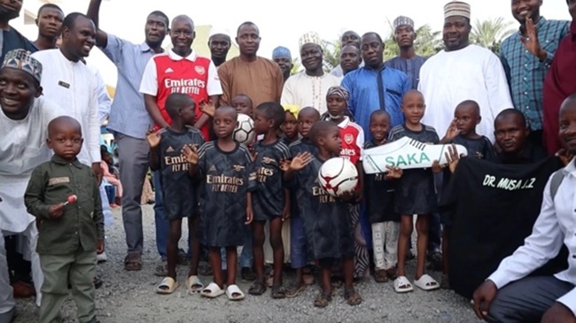 Bukayo Saka helps build a container village for hundreds of earthquake victims in Morocco - Bóng Đá