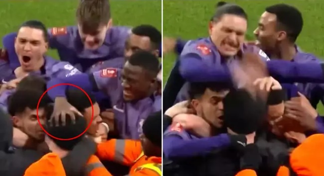 Fans spot how Darwin Nunez and Ibrahima Konate reacted to pitch invader during Liverpool vs. Arsenal - Bóng Đá