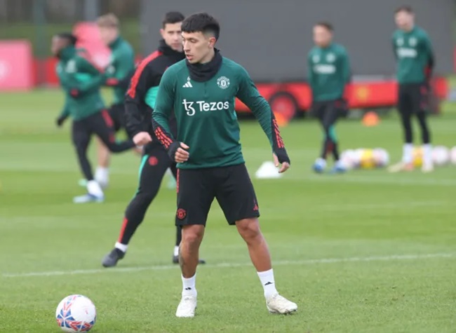 Lisandro Martinez targets Manchester United’s clash with Tottenham after three months out - Bóng Đá