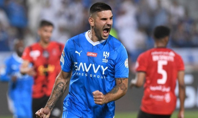Mitrovic tỏa sáng ở Ả Rập.