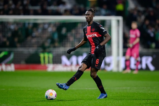 Manchester United are now interested in snapping up Bayer Leverkusen defender Odilon Kossouno - Bóng Đá