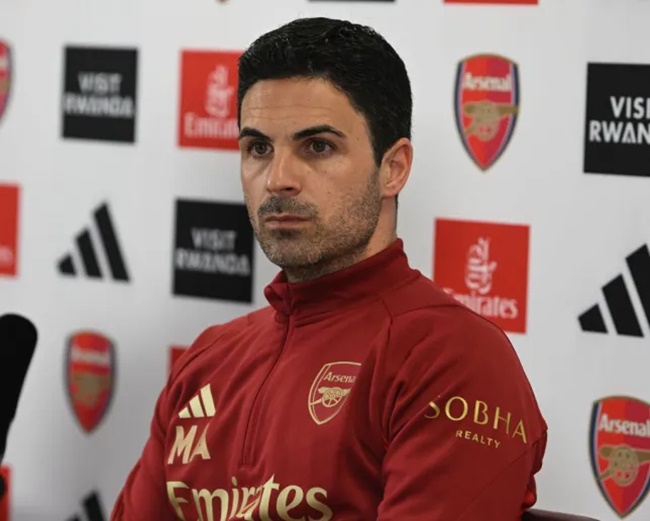 Mikel Arteta reveals the brutal reason he’s not giving Arsenal youngsters a chance - Bóng Đá