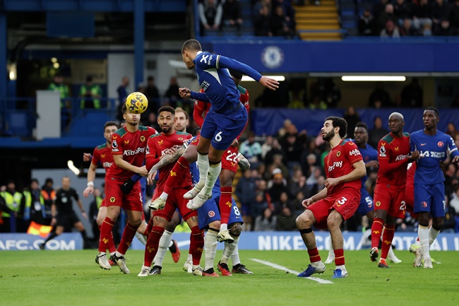 Phơi áo tại Stamford Bridge, Chelsea kém Man Utd 7 điểm - Bóng Đá
