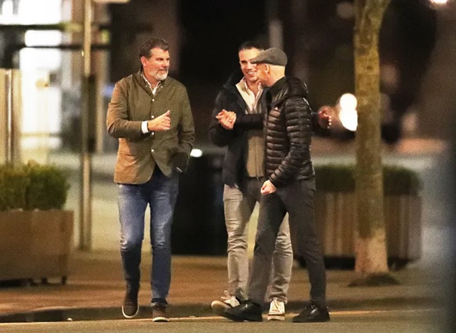 Erik ten Hag enjoys four-hour dinner with his agent and Robin van Persie - Bóng Đá