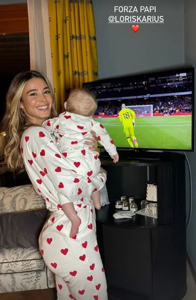 Diletta Leotta cheers on boyfriend Loris Karius as Newcastle ace plays first Prem game since 2018 against Arsenal - Bóng Đá