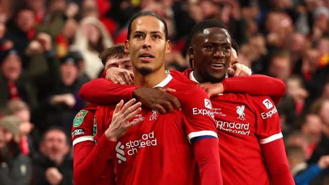 Jamie Redknapp explains why Virgil van Dijk's Liverpool goal was ruled out amid confusion - Bóng Đá