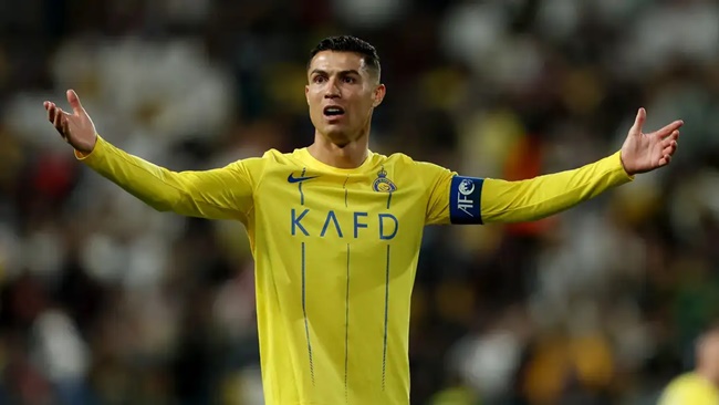 Ronaldo lại bị CĐV trêu chọc.
