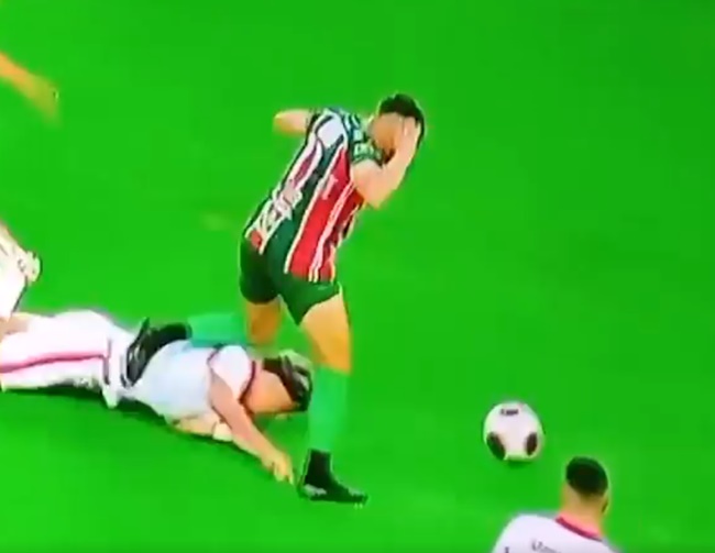 Footballers sent off after one player ‘rides the other like a horse’ before on-pitch bust-up - Bóng Đá
