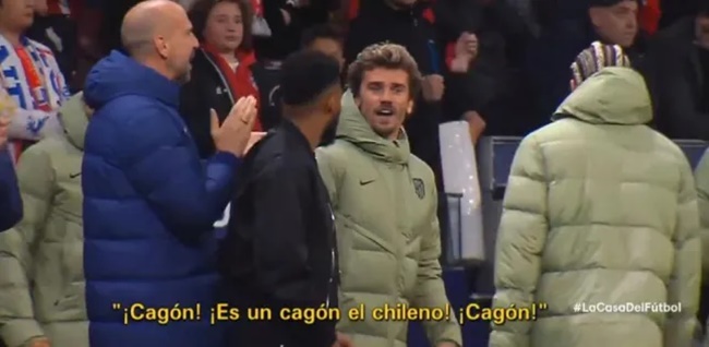Antoine Griezmann mocks Alexis Sanchez after penalty miss vs Atletico Madrid - Bóng Đá
