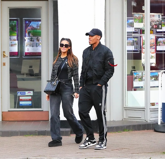 Anthony Martial takes a stroll with glamorous mystery woman - Bóng Đá