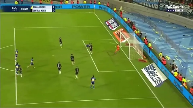 Edinson Cavani scored a stunning overhead kick - Bóng Đá