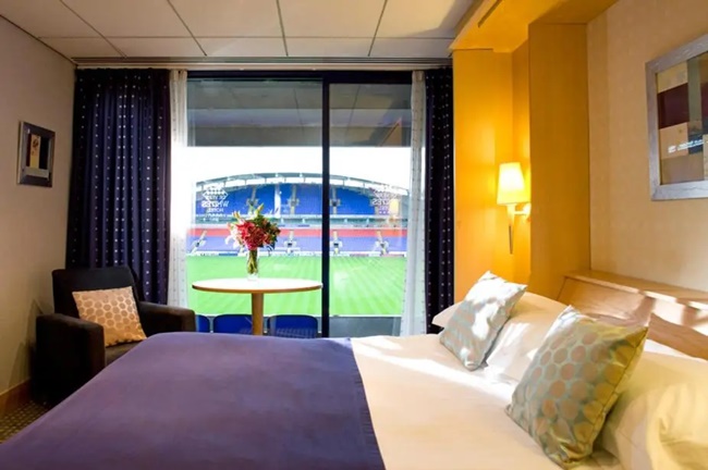 Former Premier League stadium doubles up as HOTEL with fans able to watch matches from bed for £115 a night - Bóng Đá
