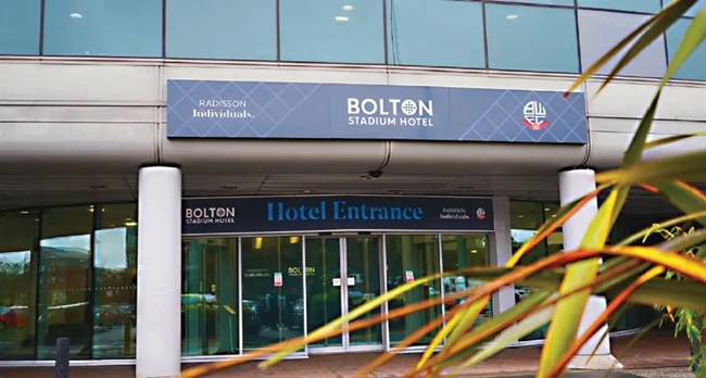 Former Premier League stadium doubles up as HOTEL with fans able to watch matches from bed for £115 a night - Bóng Đá