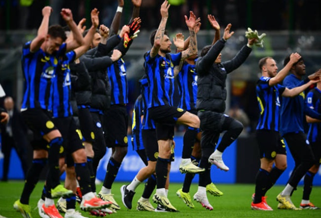 Inter hơn Milan 14 điểm; Roma 
