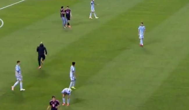 Shock moment Lionel Messi’s bodyguard charges ‘faster than Mbappe’ - Bóng Đá
