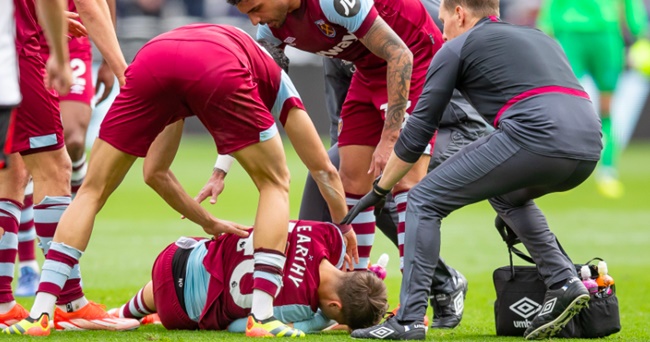 WEST HAM UNITED teenager George Earthy was rushed to hospital after suffering a serious injury - Bóng Đá
