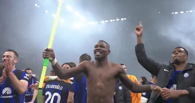 Biển người ăn mừng Inter vô địch Serie A - Bóng Đá