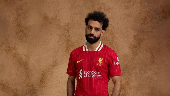 Liverpool drop Mohamed Salah transfer hint as new unveiling leaves fans divided - Bóng Đá