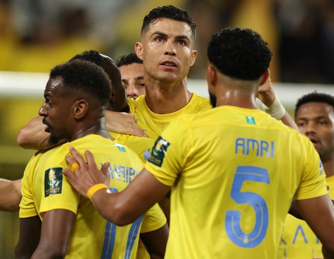 Cú đúp của Ronaldo đưa Al Nassr vào chung kết - Bóng Đá