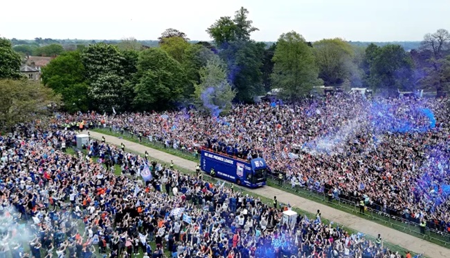 Diễu hành thăng hạng Premier League của Ipswich Town - Bóng Đá