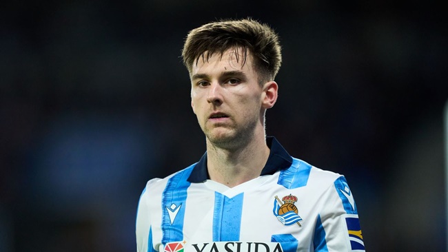 Tierney trong màu áo Real Sociedad.