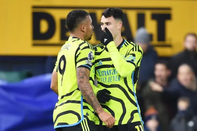 Mikel Arteta cho biết Gabriel Martinelli và Gabriel Jesus đang hạnh phúc ở Arsenal nhưng mong muốn có thêm thời gian thi đấu - Bóng Đá