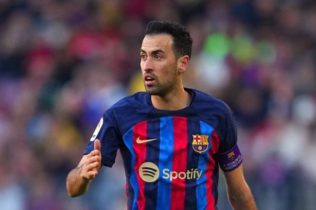 Xavi Hernandez reveals concerns over key Barcelona position - Bóng Đá