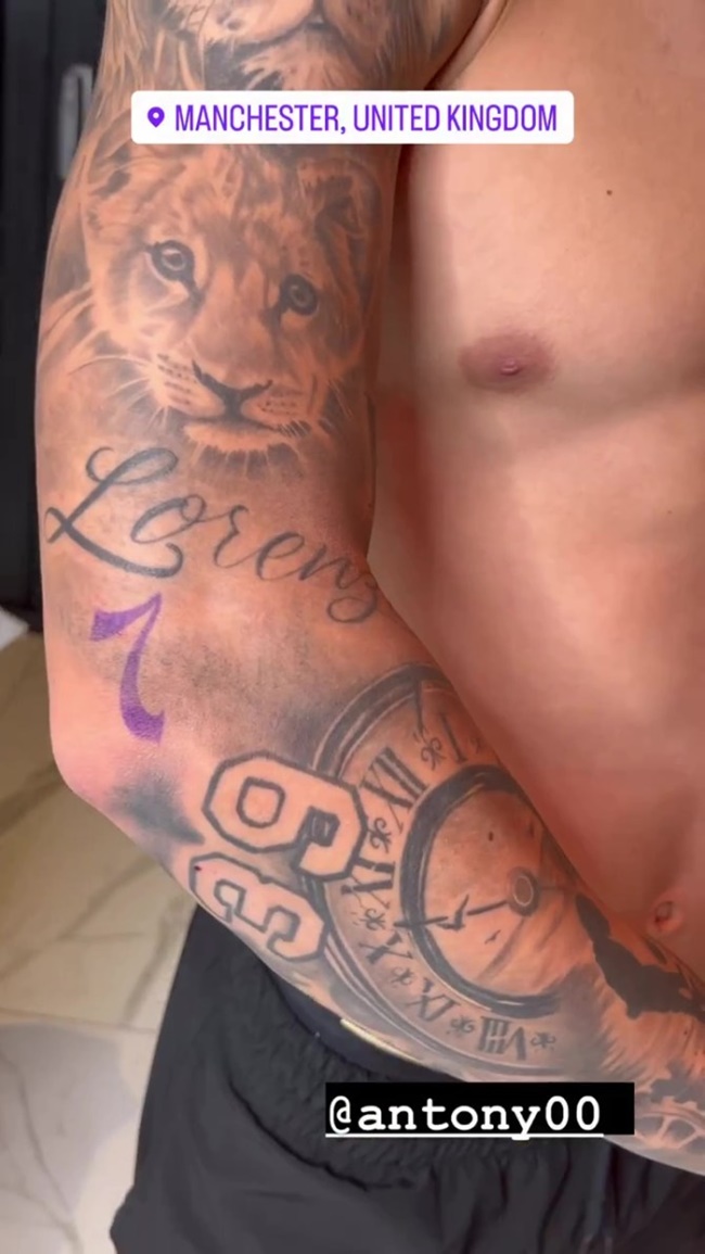 Antony gets massive tattoo of HIMSELF celebrating on his back but fans left fuming - Bóng Đá