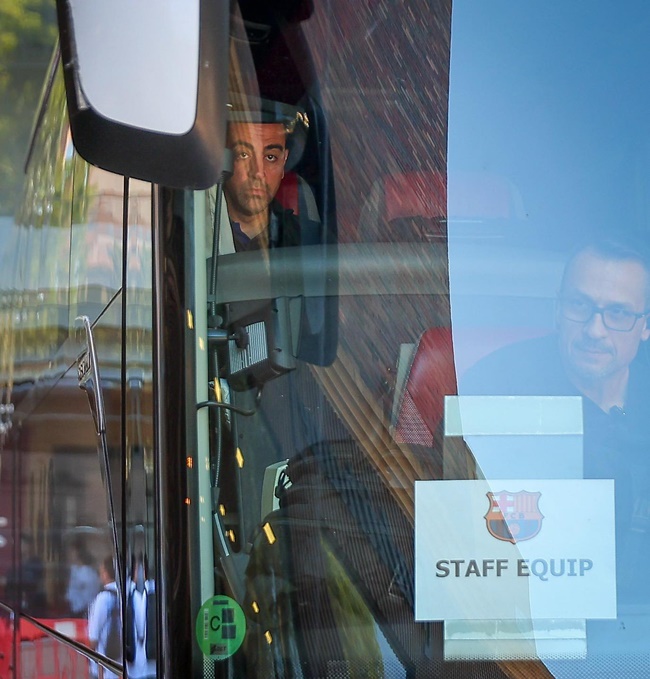 Xavi lộ diện lần đầu sau thông tin bị Barca sa thải - Bóng Đá