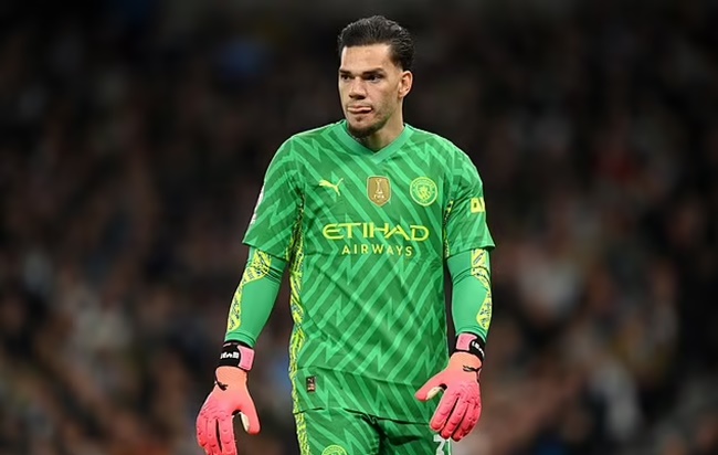  Ederson bị loại khỏi Copa America sau khi bị gãy xương hốc mắt - Bóng Đá