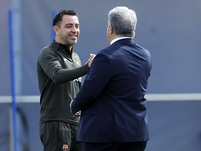 Xavi Hernandez update: Barcelona President avoiding manager as they do not have money to sack him - Bóng Đá