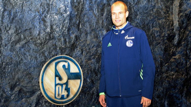 Badstuber nói gì khi đầu quân Schalke? - Bóng Đá