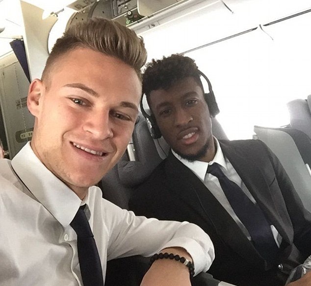 Ảnh bài viết Chùm ảnh: Dàn "nam thần" Bayern đáp máy bay sang Anh chinh phục Arsenal