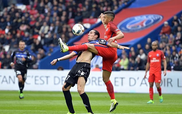 Ảnh sau trận PSG - Bóng Đá