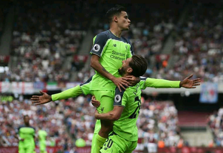 Ảnh bài viết Đội hình tiêu biểu vòng 37 NHA: Sanchez, Coutinho lại "gánh team"