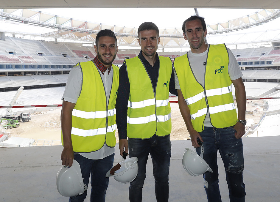 Chùm ảnh: Dàn sao Atletico thị sát SVĐ mới - Bóng Đá