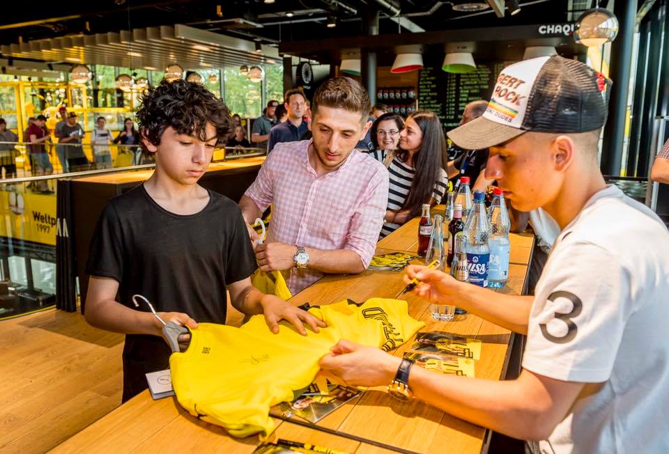 Dortmund mở bán mẫu áo mới - Bóng Đá
