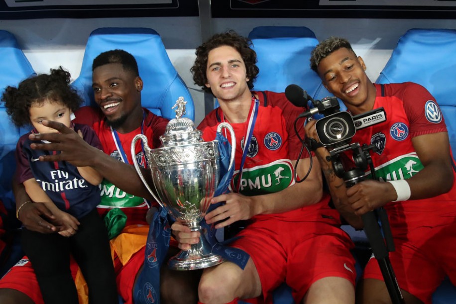 Chùm ảnh: PSG ăn mừng chức vô địch - Bóng Đá