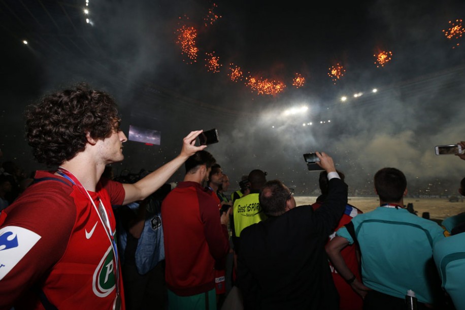 Chùm ảnh: PSG ăn mừng chức vô địch - Bóng Đá